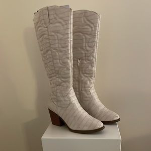 Sugar ‘Tilney’ Cowboy Boots in Cream Croco | WORN ONCE!